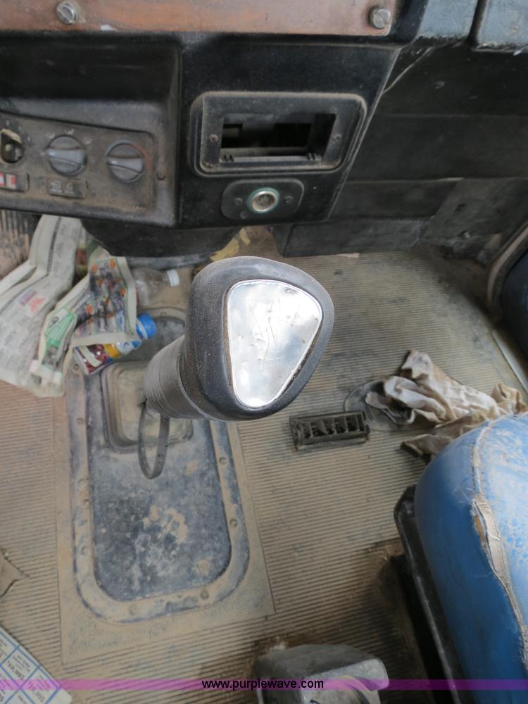 image for item A5346 1998 Peterbilt 378 semi truck