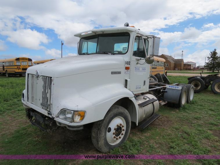 image for item A5348 1998 International 9100 semi truck