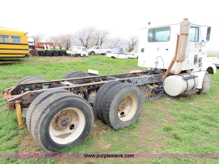 image for item A5348 1998 International 9100 semi truck