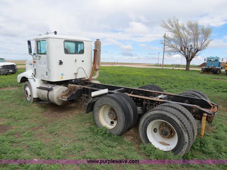 image for item A5348 1998 International 9100 semi truck