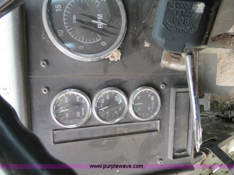 image for item A5348 1998 International 9100 semi truck