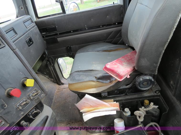 image for item A5348 1998 International 9100 semi truck