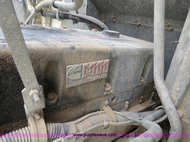 image for item A5348 1998 International 9100 semi truck