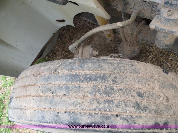 image for item A5348 1998 International 9100 semi truck