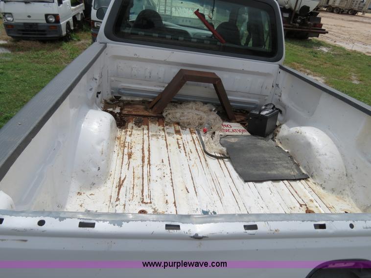 image for item A5351 1999 Ford F150 extended cab pickup truck