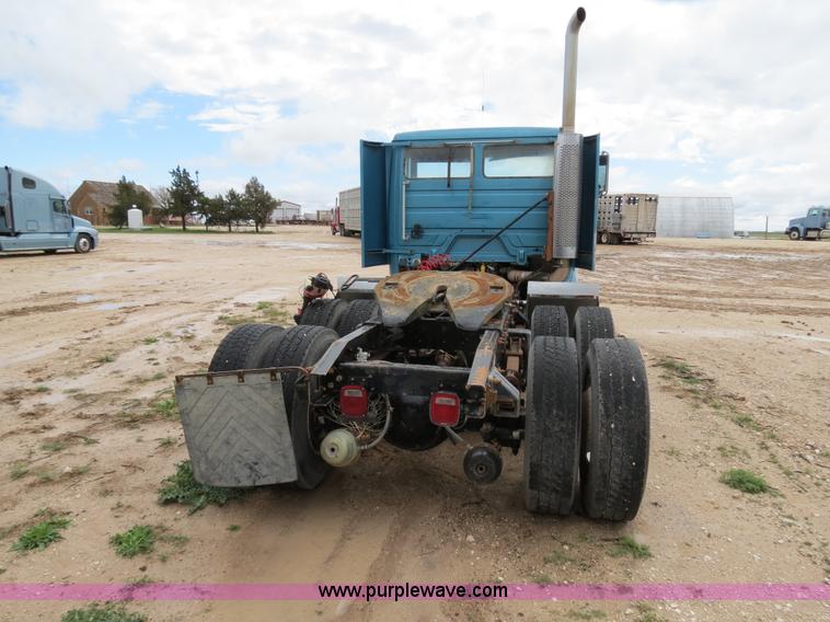 image for item A5353 1997 Freightliner FL112 semi truck