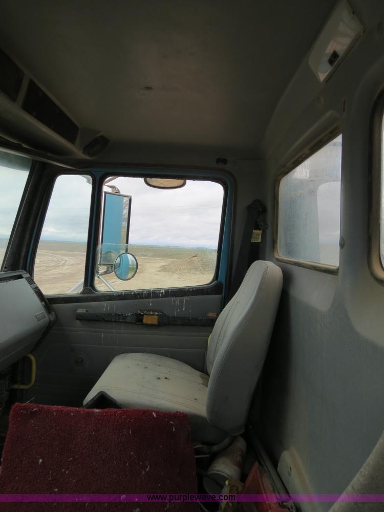 image for item A5353 1997 Freightliner FL112 semi truck