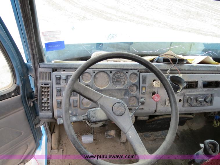 image for item A5353 1997 Freightliner FL112 semi truck