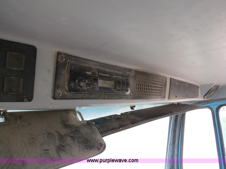 image for item A5353 1997 Freightliner FL112 semi truck