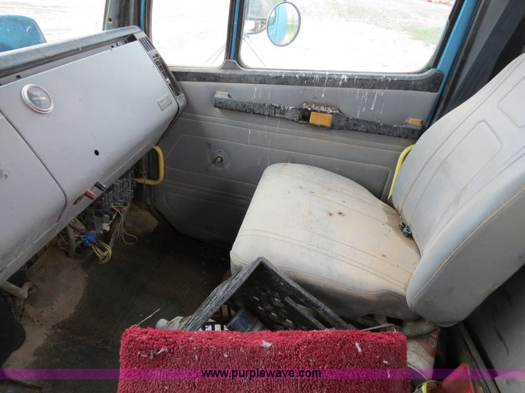 image for item A5353 1997 Freightliner FL112 semi truck