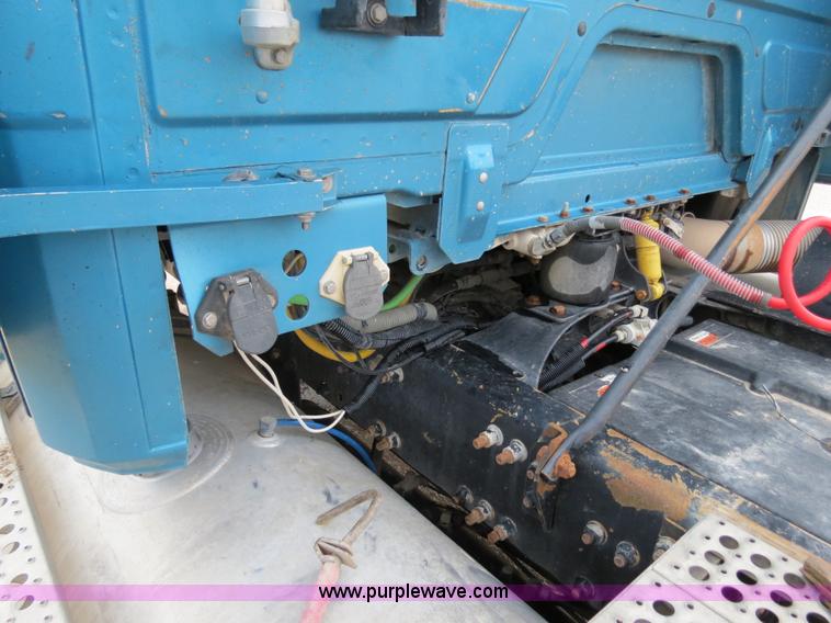 image for item A5353 1997 Freightliner FL112 semi truck