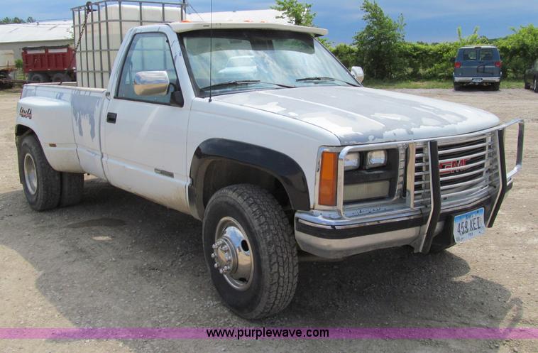 image for item A8322 1989 GMC K3500 pickup truck