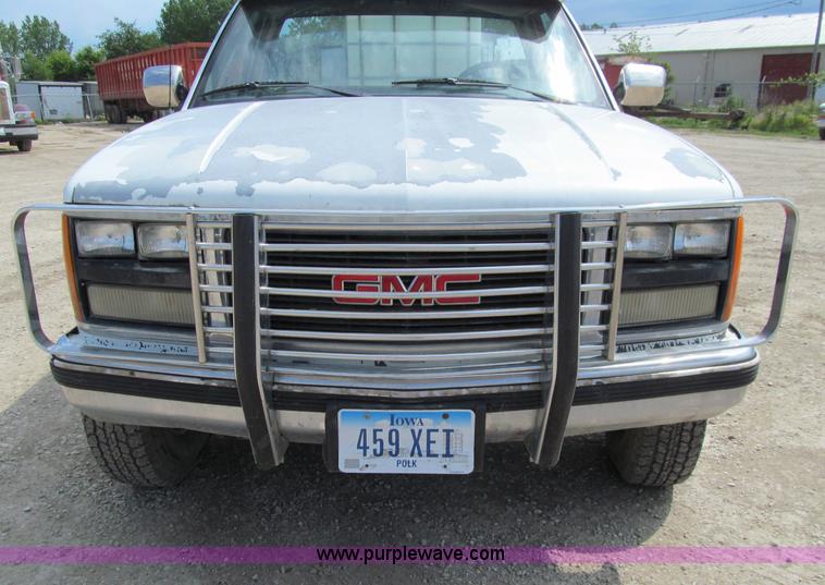image for item A8322 1989 GMC K3500 pickup truck