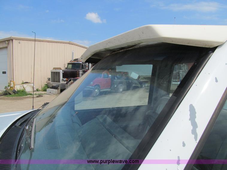 image for item A8322 1989 GMC K3500 pickup truck