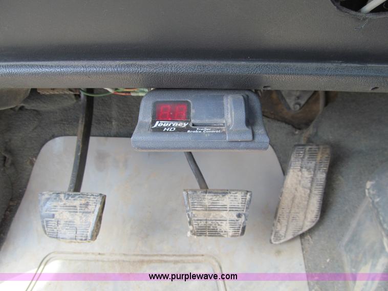 image for item A8322 1989 GMC K3500 pickup truck