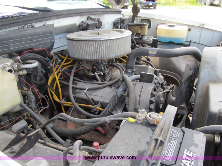 image for item A8322 1989 GMC K3500 pickup truck