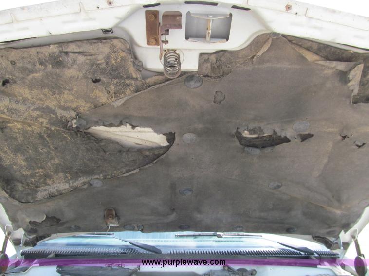 image for item A8322 1989 GMC K3500 pickup truck