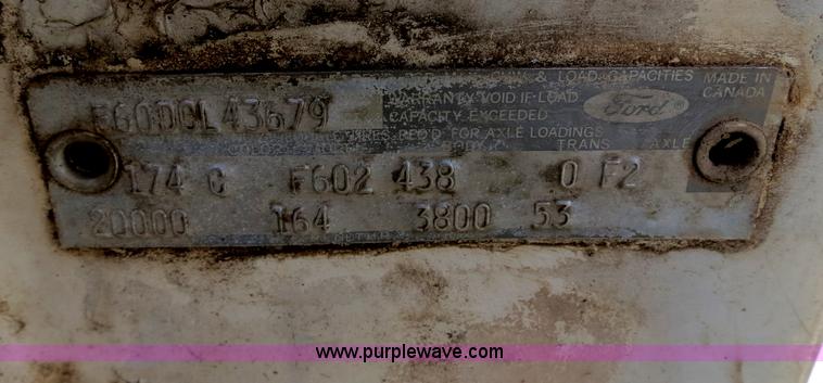 image for item B2405 1975 Ford 600 tow truck