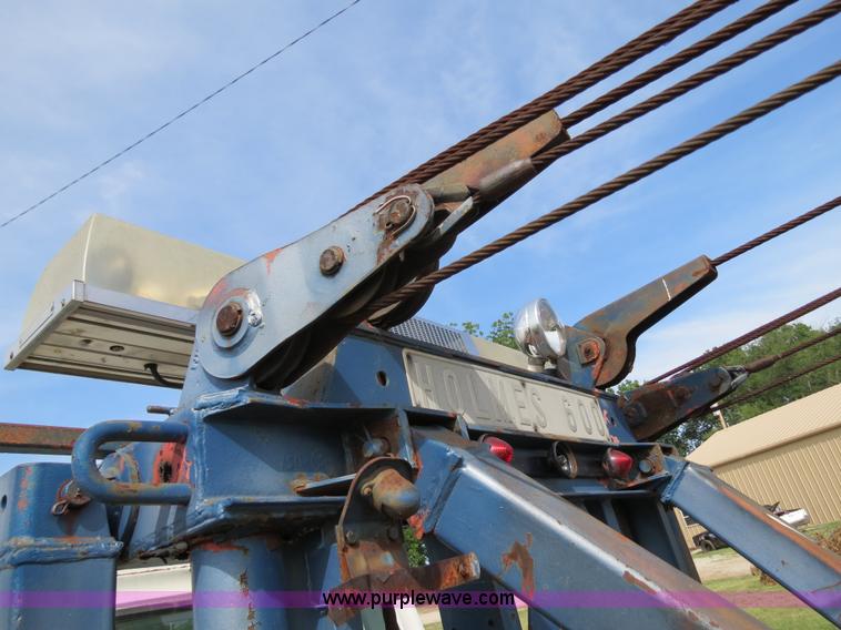 image for item B2405 1975 Ford 600 tow truck