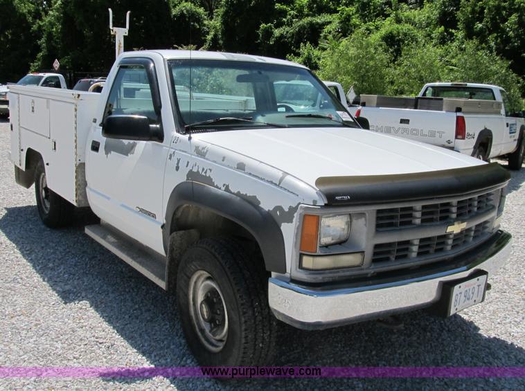image for item B2720 1995 Chevrolet 3500 utility pickup truck