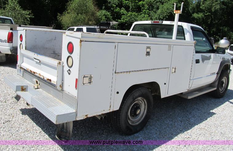 image for item B2720 1995 Chevrolet 3500 utility pickup truck