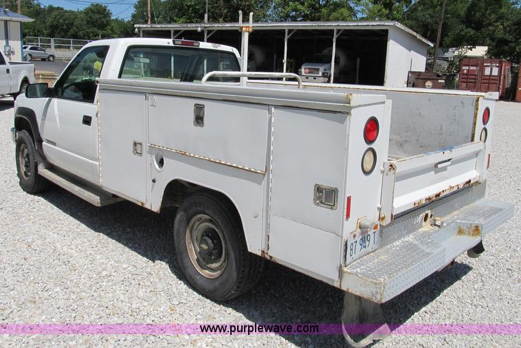image for item B2720 1995 Chevrolet 3500 utility pickup truck