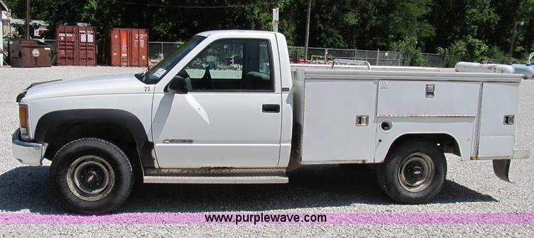 image for item B2720 1995 Chevrolet 3500 utility pickup truck