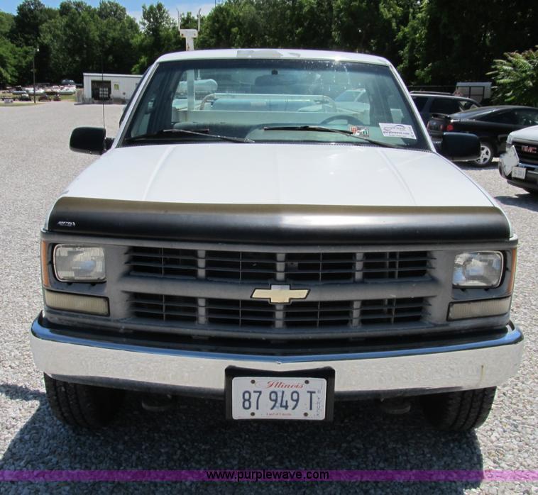 image for item B2720 1995 Chevrolet 3500 utility pickup truck