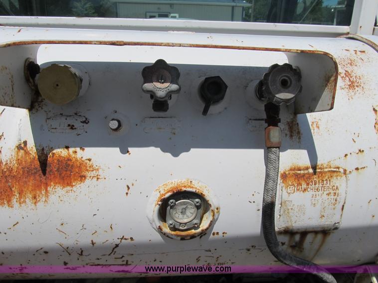 image for item B2720 1995 Chevrolet 3500 utility pickup truck