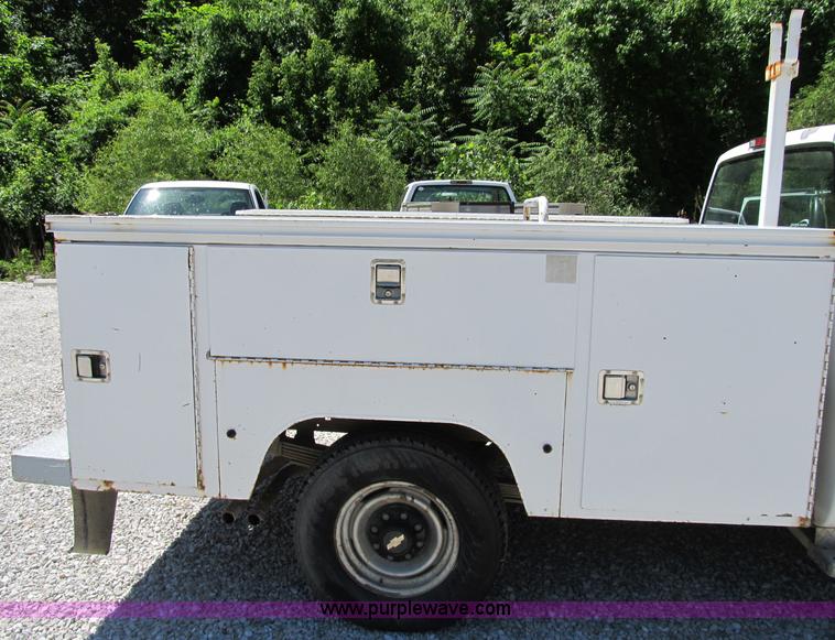 image for item B2720 1995 Chevrolet 3500 utility pickup truck