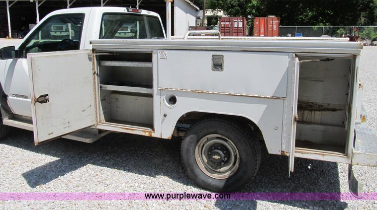 image for item B2720 1995 Chevrolet 3500 utility pickup truck