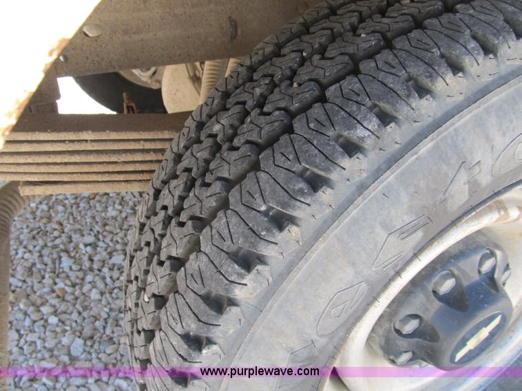 image for item B2720 1995 Chevrolet 3500 utility pickup truck