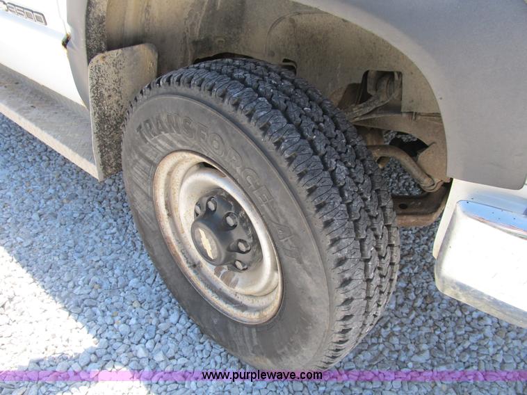 image for item B2720 1995 Chevrolet 3500 utility pickup truck