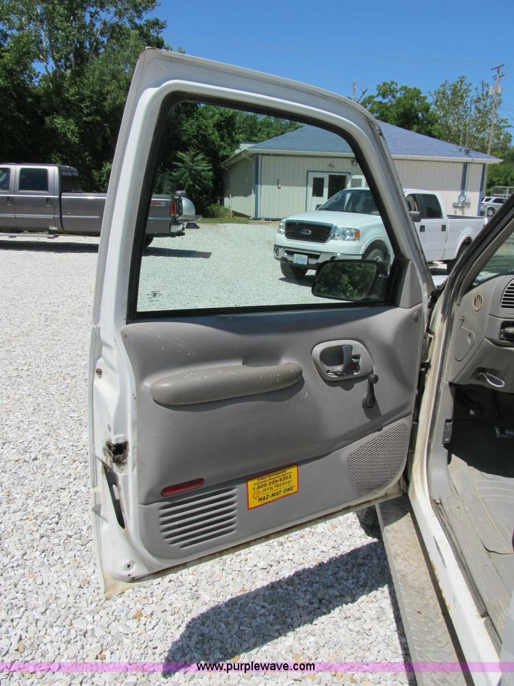 image for item B2720 1995 Chevrolet 3500 utility pickup truck