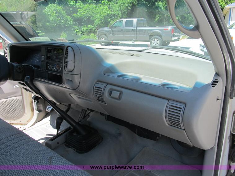image for item B2720 1995 Chevrolet 3500 utility pickup truck