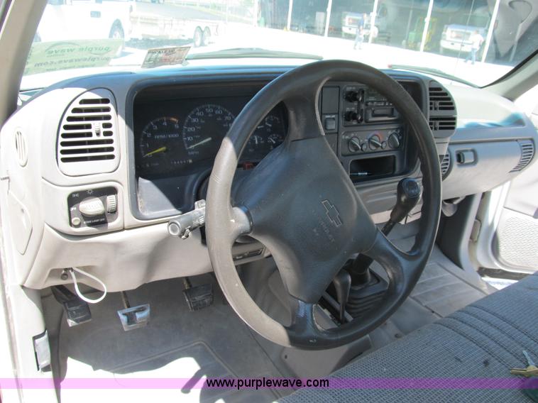 image for item B2720 1995 Chevrolet 3500 utility pickup truck
