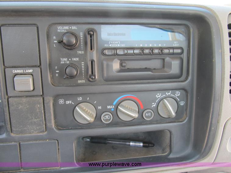 image for item B2720 1995 Chevrolet 3500 utility pickup truck