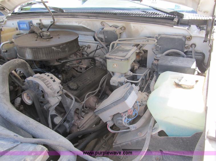 image for item B2720 1995 Chevrolet 3500 utility pickup truck