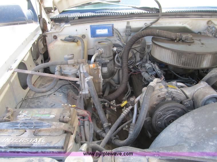 image for item B2720 1995 Chevrolet 3500 utility pickup truck