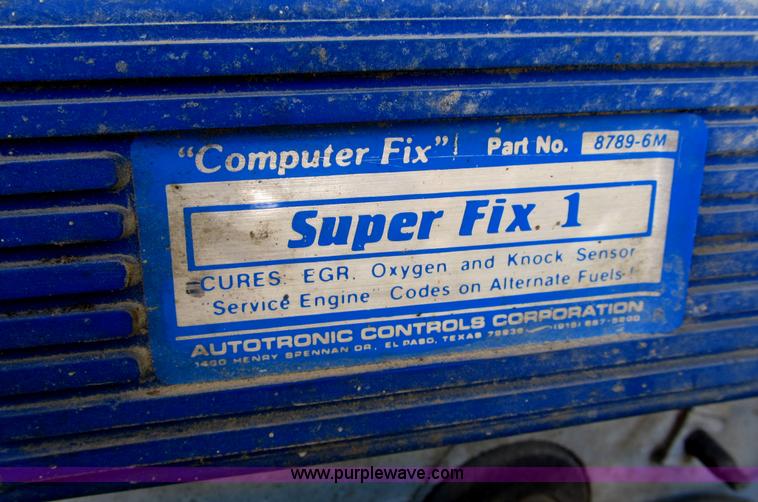 image for item B2720 1995 Chevrolet 3500 utility pickup truck