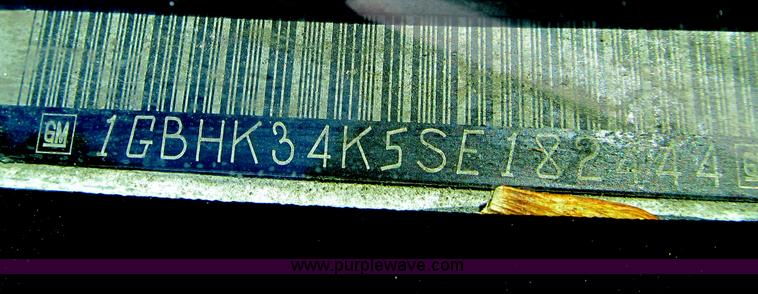 image for item B2720 1995 Chevrolet 3500 utility pickup truck