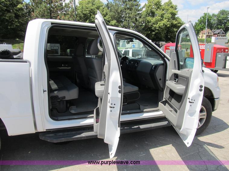 image for item B2722 2007 Ford F150 XLT extended cab pickup truck