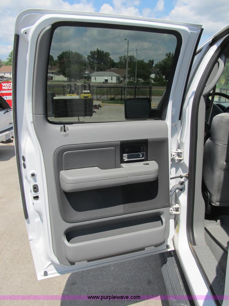 image for item B2722 2007 Ford F150 XLT extended cab pickup truck