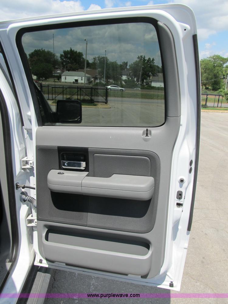 image for item B2722 2007 Ford F150 XLT extended cab pickup truck