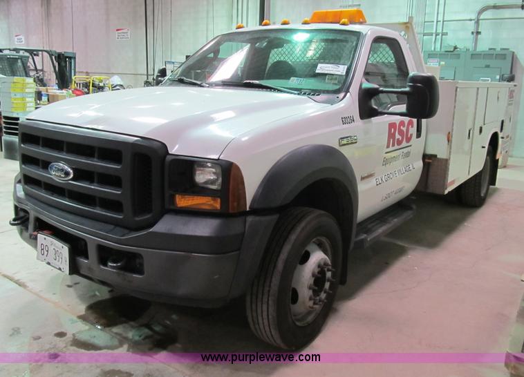 image for item B2724 2006 Ford F550 XL Super Duty utility pickup truck