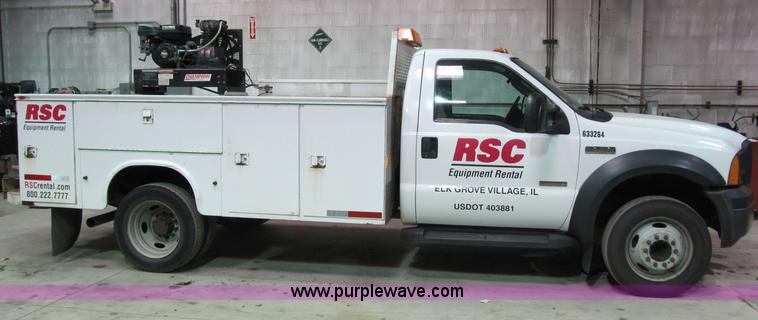 image for item B2724 2006 Ford F550 XL Super Duty utility pickup truck