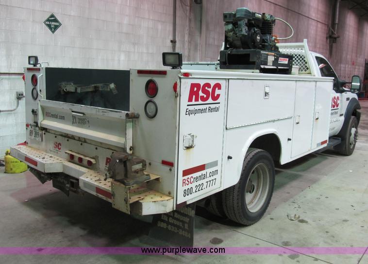 image for item B2724 2006 Ford F550 XL Super Duty utility pickup truck