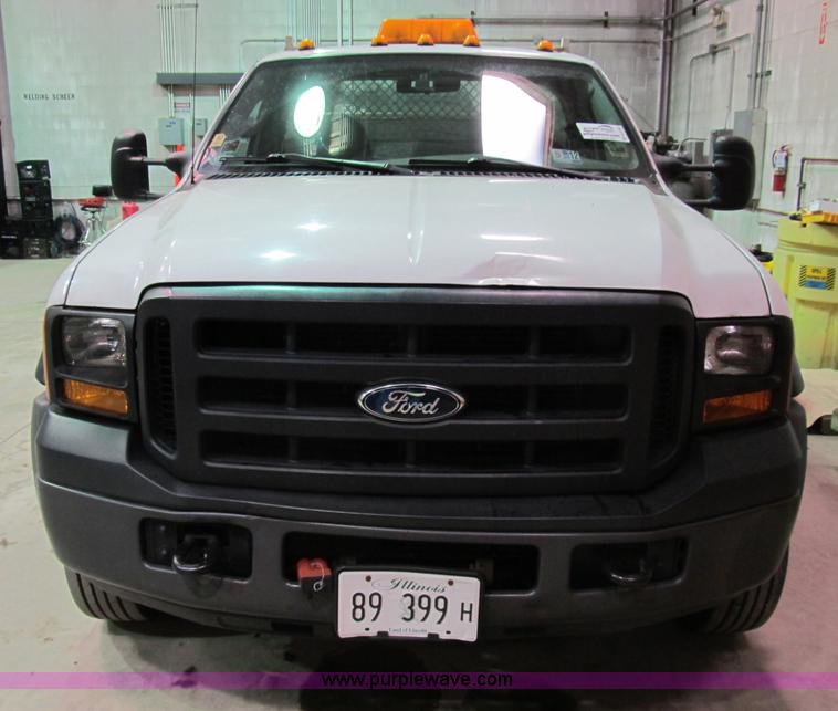 image for item B2724 2006 Ford F550 XL Super Duty utility pickup truck