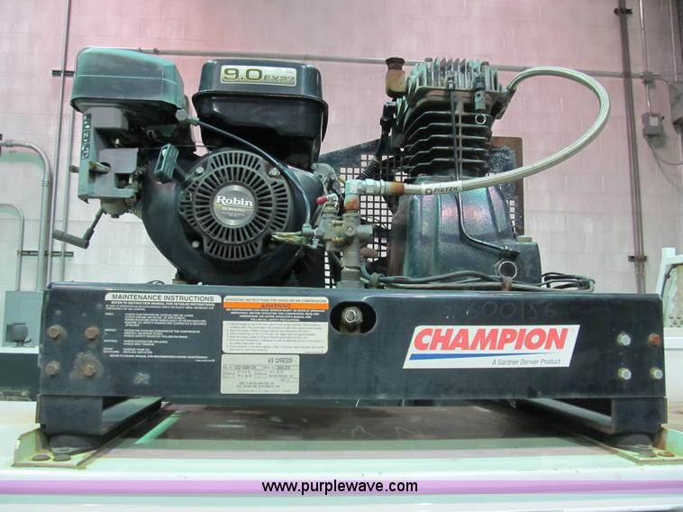 image for item B2724 2006 Ford F550 XL Super Duty utility pickup truck