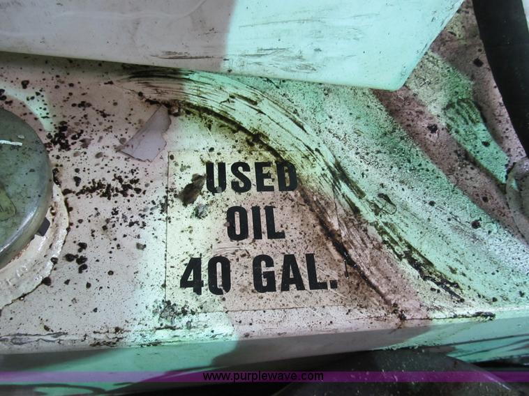 image for item B2724 2006 Ford F550 XL Super Duty utility pickup truck